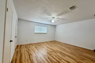 7214 Crownwest St, Houston, TX 77072 - Photo 8