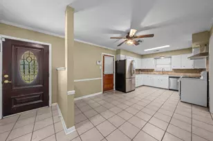 10046 Cedardale Dr, Houston, TX 77055 - Photo 2