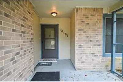 14107 Mary Sue Court, Sugar Land, TX 77498 - Photo 4