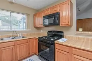 14107 Mary Sue Ct, Sugar Land, TX 77498 - Photo 10