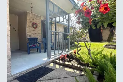 14107 Mary Sue Court, Sugar Land, TX 77498 - Photo 4