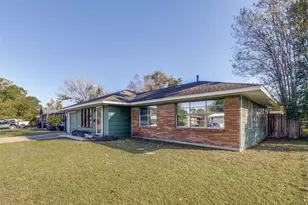 5822 Black Gum Dr, Houston, TX 77092 - Photo 2