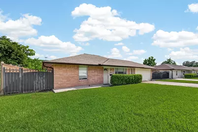 10935 Timberoak Drive, Houston, TX 77043 - Photo 2