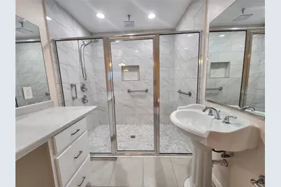 10935 Timberoak Drive, Houston, TX 77043 - Photo 20