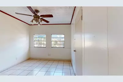 3826 Landa Lane, Houston, TX 77023 - Photo 10