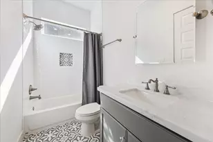 411 W 24th St, Houston, TX 77008 - Photo 26