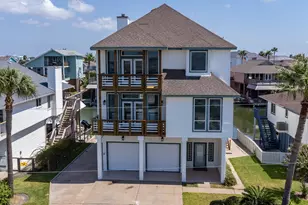 1414 Lotus Dr, Tiki Island, TX 77554 - Photo 1