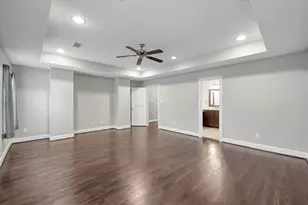 351 W 26th St, Houston, TX 77008 - Photo 32