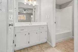 2714 Longleaf Pines Dr, Houston, TX 77339 - Photo 16