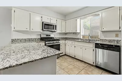 2714 Longleaf Pines Drive, Houston, TX 77339 - Photo 10