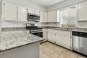 2714 Longleaf Pines Dr, Houston, TX 77339 - Photo 10