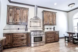 1241 W 24th St, Houston, TX 77008 - Photo 8