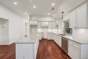 16366 Mellow Oaks Ln, Sugar Land, TX 77498 - Photo 6