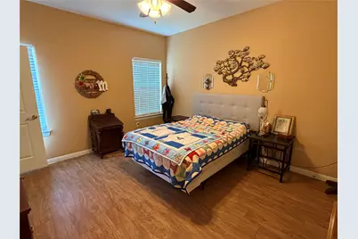 2115 11th Avenue N, Texas City, TX 77590 - Photo 6