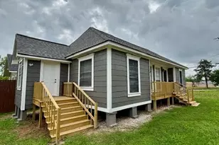 511 N 3rd St, Conroe, TX 77301 - Photo 2