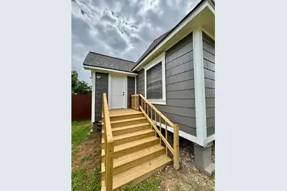 511 N 3rd Street, Conroe, TX 77301 - Photo 4