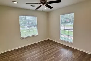 511 N 3rd St, Conroe, TX 77301 - Photo 18