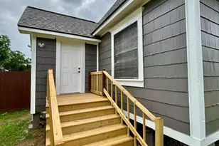 511 N 3rd St, Conroe, TX 77301 - Photo 4
