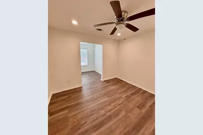 511 N 3rd Street, Conroe, TX 77301 - Photo 16