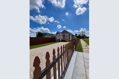 511 N 3rd Street, Conroe, TX 77301 - Photo 28