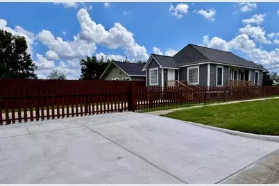 511 N 3rd Street, Conroe, TX 77301 - Photo 24