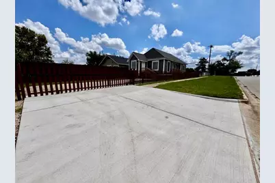 511 N 3rd Street, Conroe, TX 77301 - Photo 4