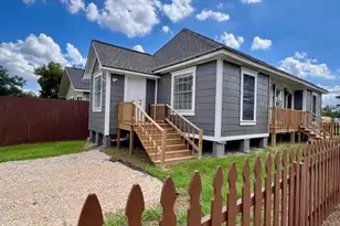 511 N 3rd St, Conroe, TX 77301 - Photo 2