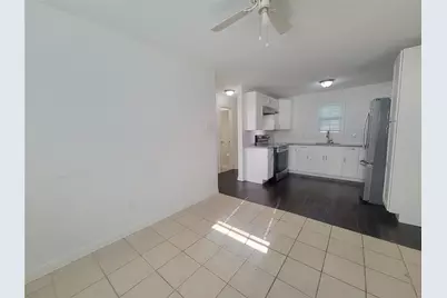 6302 Jackson Drive #2, Hitchcock, TX 77563 - Photo 4