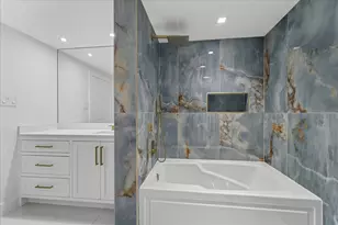 5001 Woodway Dr, Houston, TX 77056 - Photo 14