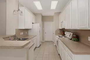 166 N Burberry Park Cir, The Woodlands, TX 77382 - Photo 10