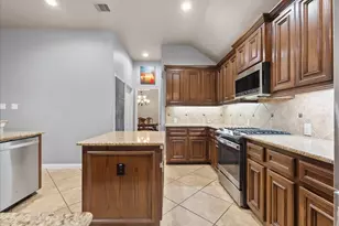2807 Jordan Creek Ct, League City, TX 77573 - Photo 12