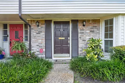836 Wax Myrtle Lane, Houston, TX 77079 - Photo 2