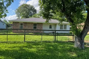 1208 Glendale St, Dayton, TX 77535 - Photo 2