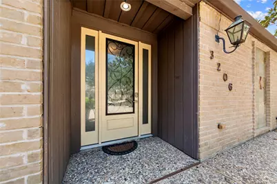 3206 Laurel Point Court, Houston, TX 77339 - Photo 2