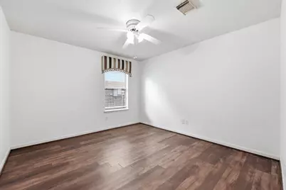 1819 Castle Oaks Drive, Pearland, TX 77581 - Photo 18