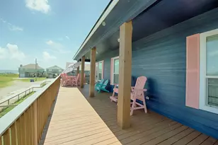 1922 Bluewater Hwy, Surfside Beach, TX 77541 - Photo 4