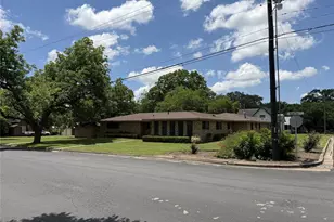 701 Herder Ave, Schulenburg, TX 78956 - Photo 4