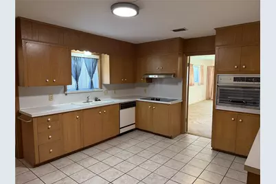 701 Herder Avenue, Schulenburg, TX 78956 - Photo 8