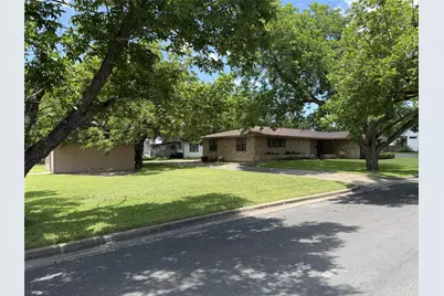 701 Herder Avenue, Schulenburg, TX 78956 - Photo 2