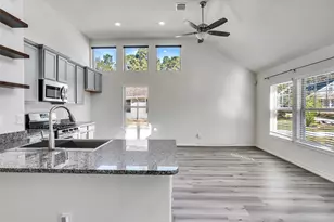 257 N Lynx Trail, Montgomery, TX 77316 - Photo 4