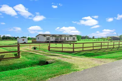 32811 S Red Leaf Lane, Brookshire, TX 77423 - Photo 4