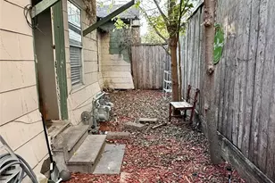 1526 Yale St, Houston, TX 77008 - Photo 8