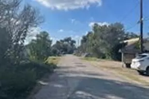 4610 Engleford St, Houston, TX 77026 - Photo 2