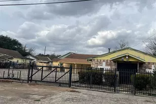 4610 Engleford St, Houston, TX 77026 - Photo 6