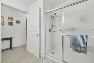 203 Green Isle Ave, Dickinson, TX 77539 - Photo 22