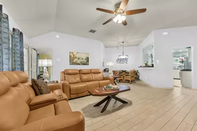 203 Green Isle Avenue, Dickinson, TX 77539 - Photo 10