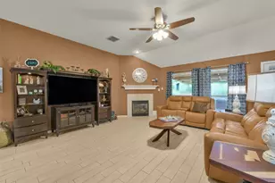 203 Green Isle Ave, Dickinson, TX 77539 - Photo 6