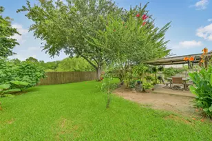 203 Green Isle Ave, Dickinson, TX 77539 - Photo 36