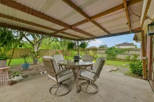 203 Green Isle Ave, Dickinson, TX 77539 - Photo 28