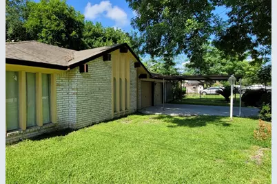11001 Sherry Lane, Houston, TX 77041 - Photo 2